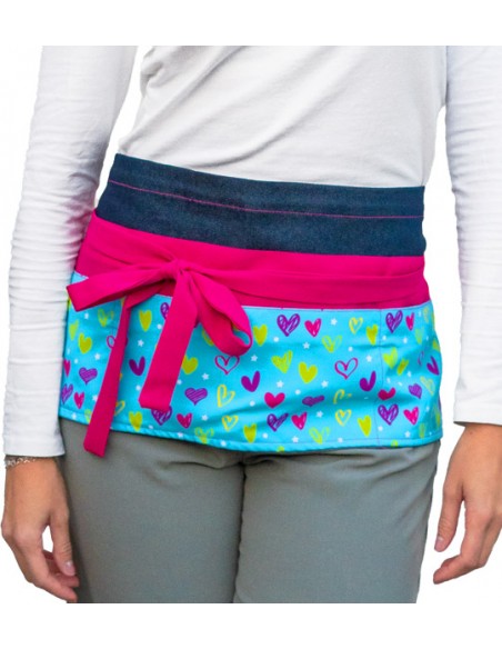 DELANTAL MAESTRA CORAZONES DE COLORES