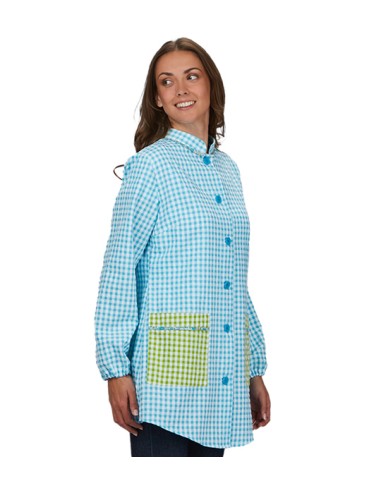 BATA DE MAESTRA VICHY CELESTE CON FUELLE EN LA ESPALDA.